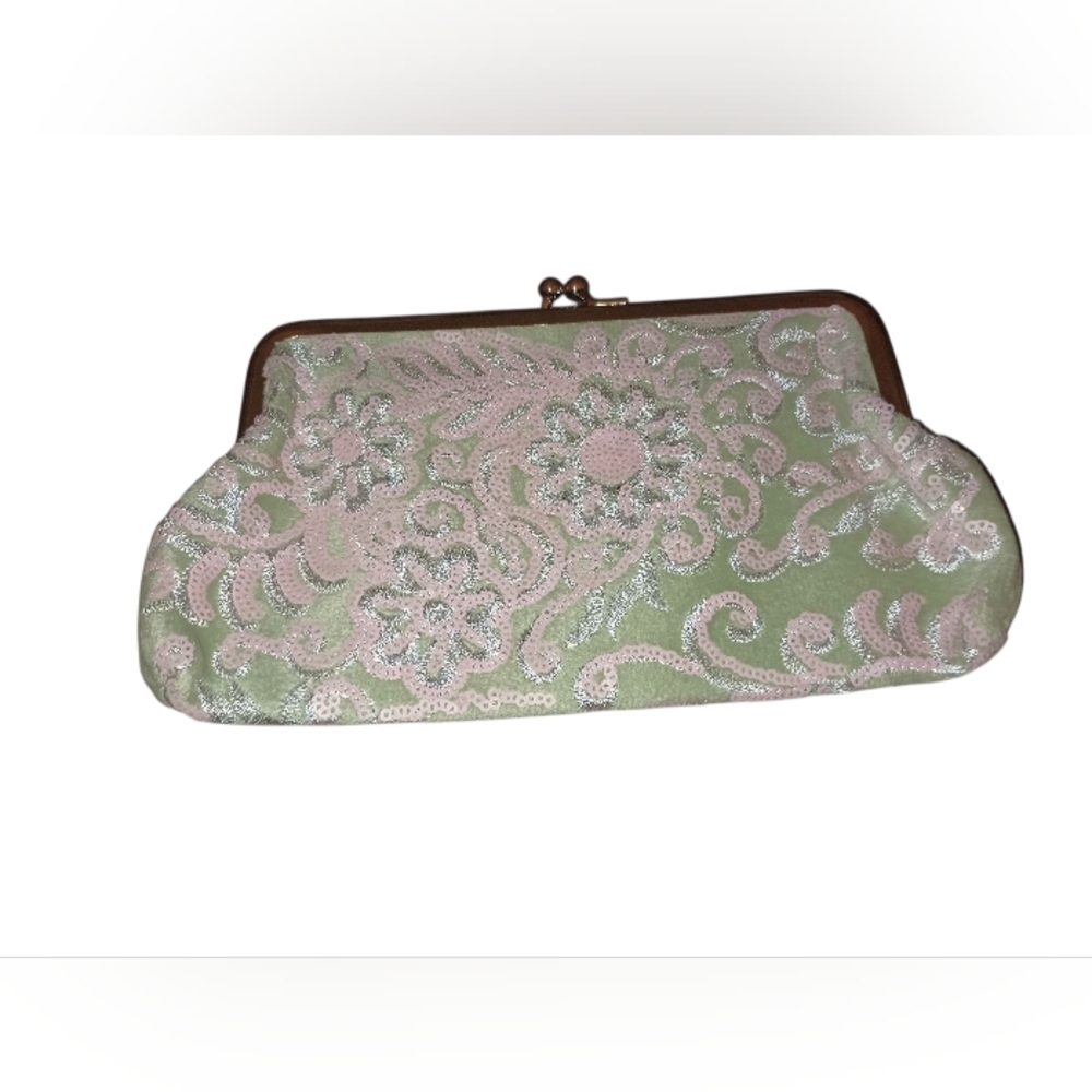 Elegant Floral Lace Clutch